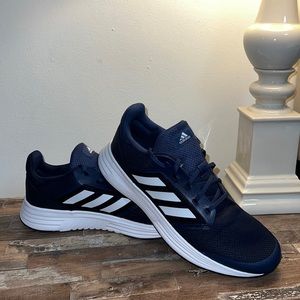 Men’s (size 13) Adidas Cloud foam tennis shoes